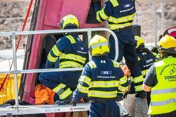 Los Bomberos de Gran Canaria se estrenan con un vehículo en vertical en el Encuentro Nacional de Rescate en Accidentes de Tráfico/TA.